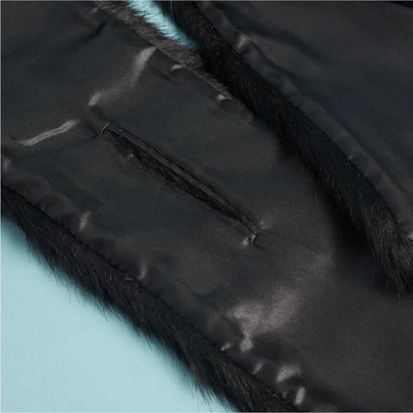 NWOT Unreal Fur Faux Fur Stole